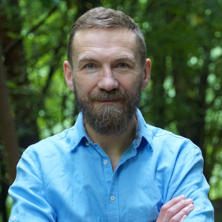 Przemek Kossakowski, autor książki Drobna nieuważność